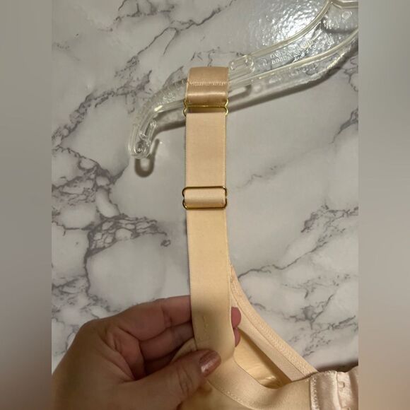 Lively Form Support Bra 40D - Picture 5 of 7